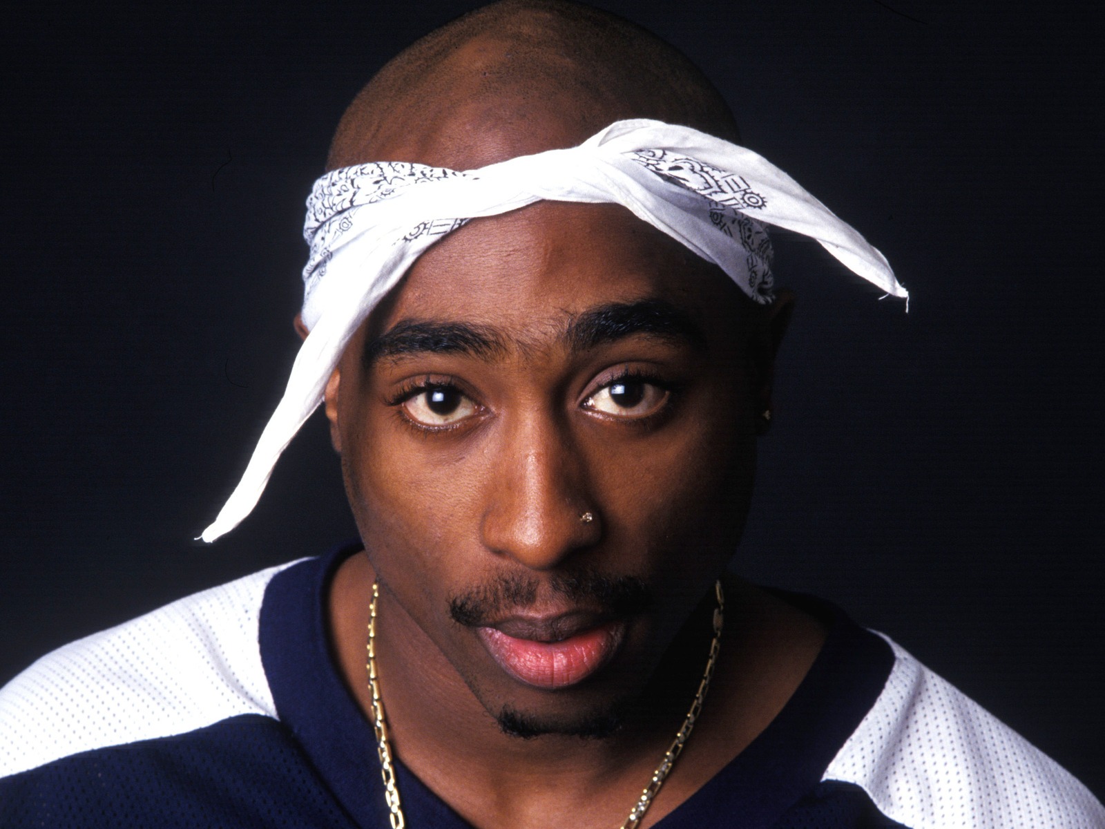 Feature image tupac-shakur-06