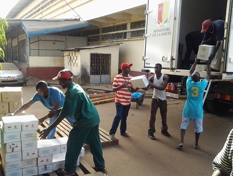 Médicaments dans le cadre de la fièvre Ebola en Guinée