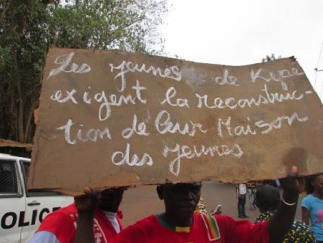 Manifestation de jeunes à Kipé