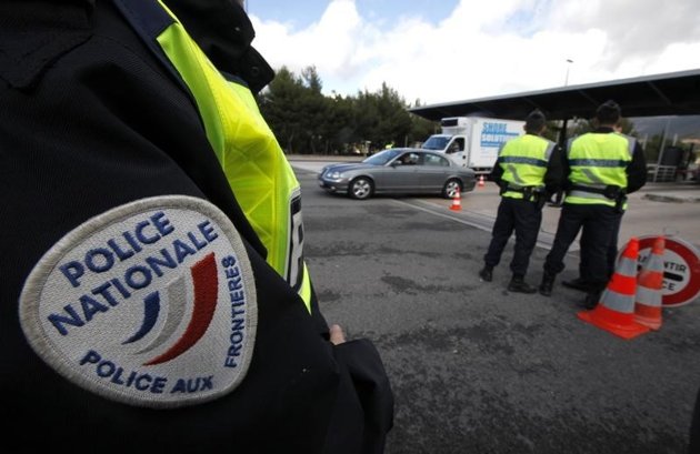 2014-07-11t163623z_1007180001_lynxmpea6a0p6_rtroptp_3_ofrtp-france-immigration-faux-papiers