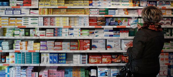 des-medicaments-dans-une-pharmacie_4116506