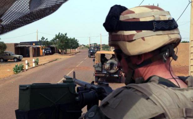 Feature image soldat-operation-serval-16-octobre-2013-a-gao-mali-1592505-616x380