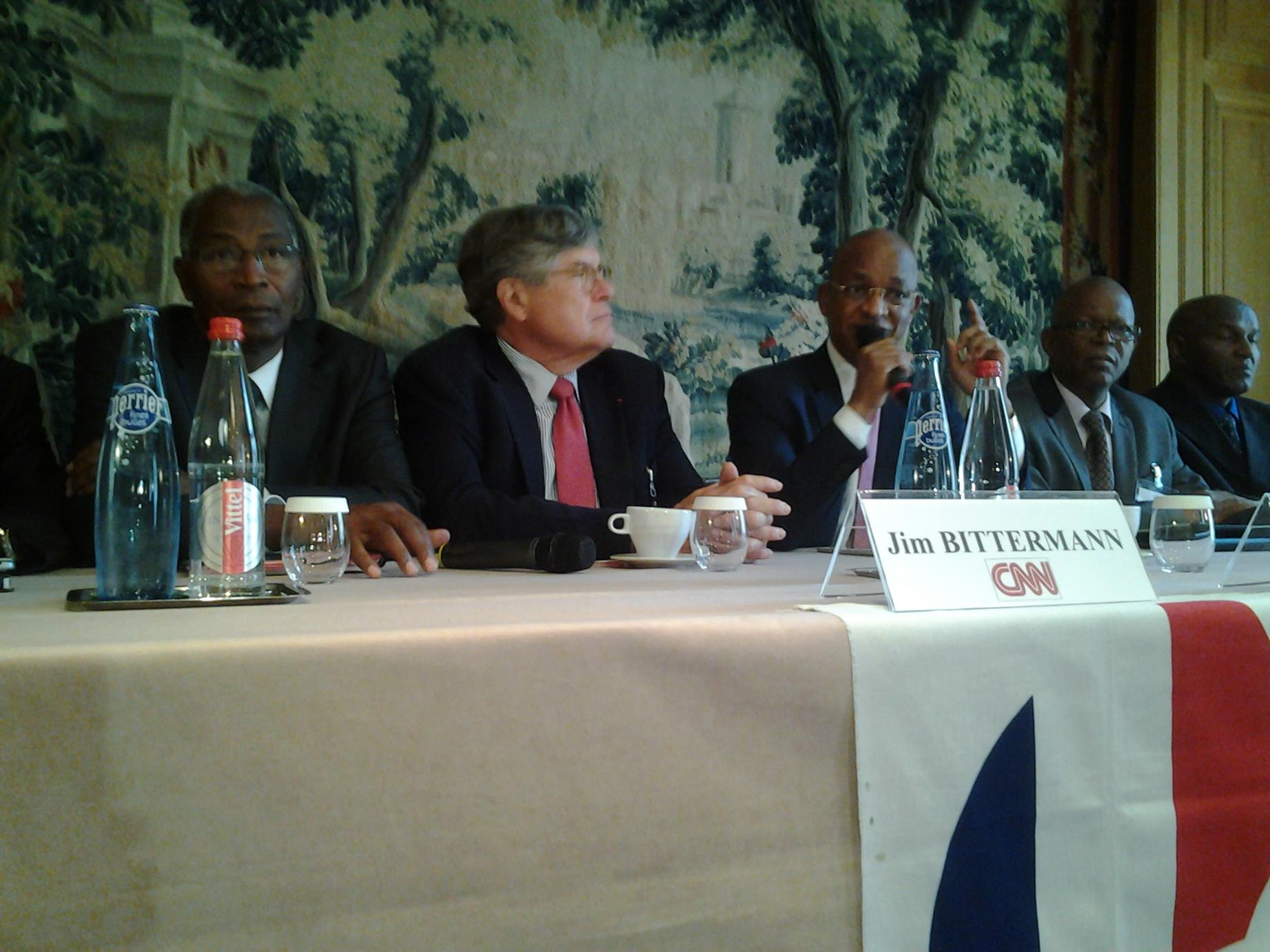 cellou_dalein_en_conf_de_presse_paris