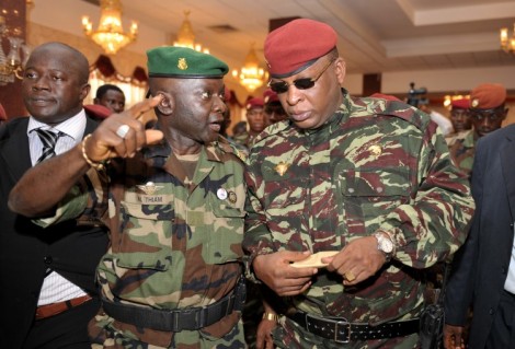 Le Général Nouhou Thiam (à gauche) aux côtés du Général Sékouba Konaté, ancien président de la transition