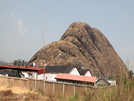 Centre de Traitement Ebola de Macenta   Photo-Africaguinee.com