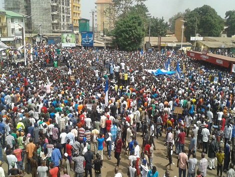 Feature image Des militants de l'opposition au stade du 28septembre-photo Africaguinee
