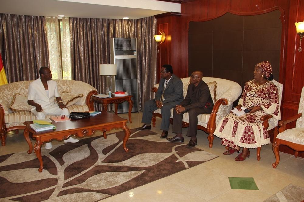 Le président Condé et des dirigeants syndicalistes à Conakry-Africaguinee.com