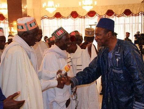 Alpha Condé et une délégation de sages du Foutah             Photo d'archives