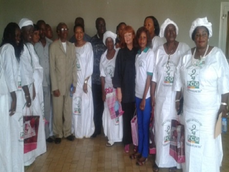 Les travailleuses de la PCG avec des membres de la Direction Générale          Photo-Africaguinee.com