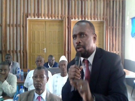 Aboubacar Sylla et Aliou Condé dans la salle de réunion à Kindia      Photo-Africaguinee.com