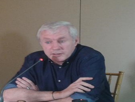 Feature image Luis Fernandez à Conakry lors d'une conférence de presse Photo-Africaguinee.com