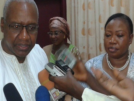 Le Ministre d'Etat Cheick Sako et la Procureur Fatou Bensouda   Photo-Africaguinee.com