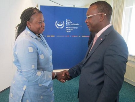 Feature image Fatou Bensouda et le Général Sékouba Konaté