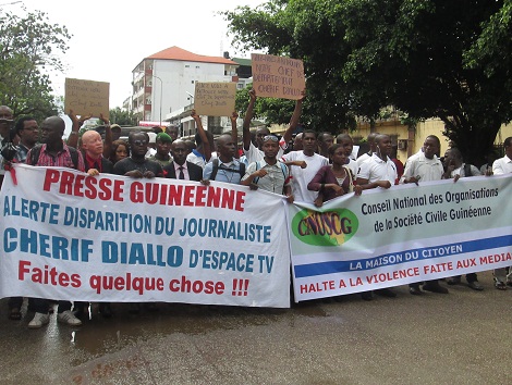 Des jounralistes manifestants à Conakry