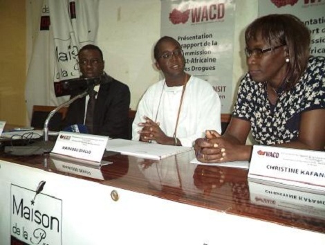 Des membres de la commission Ouest-Africaine sur les Drogues