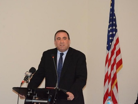 Feature image Alexander Laskaris, L'Ambassadeur des Etats-Unis en Guinée
