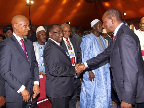 Feature image Alpha Condé (à droite), Sidya Touré et Cellou Dalein Diallo