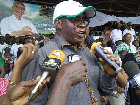 Feature image Dr Fodé Oussou Fofana lors d'un meeting à Fria