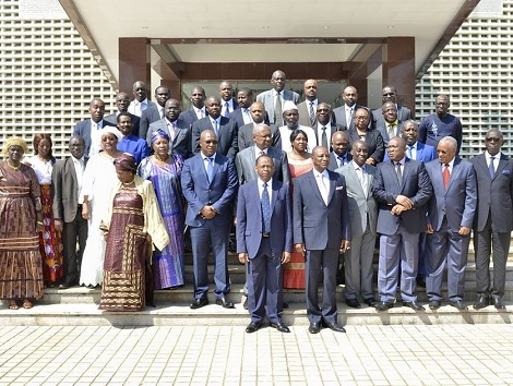 Alpha Condé et les membres du Gouvernement