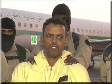 Feature image Saleck Ould Cheikh , à sa descente d'avion à l'aéroport de Nouatchot