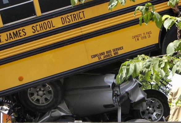accident-school-bus-586x400