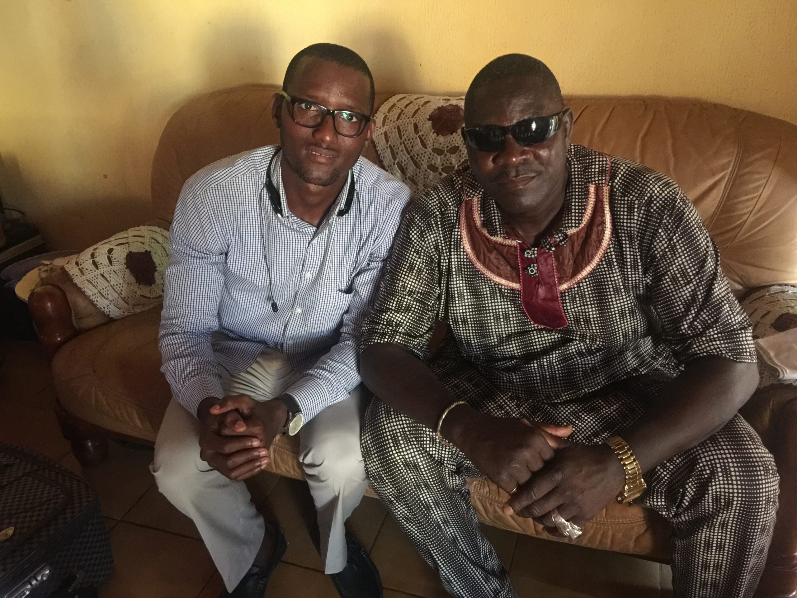 Le Colonel Claude Pivi (à droite) en compagnie de Mamadou Hassimiou Souaré d'Africaguinee.com