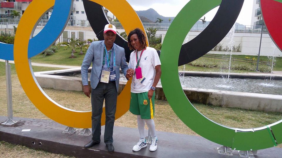 Feature image mamadama_bangoura_et_ministre_sport