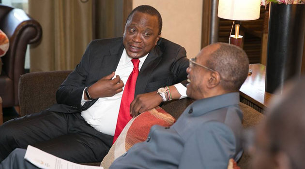 Les présidents Uhuru Kenyatta et Alpha Condé à Nairobi