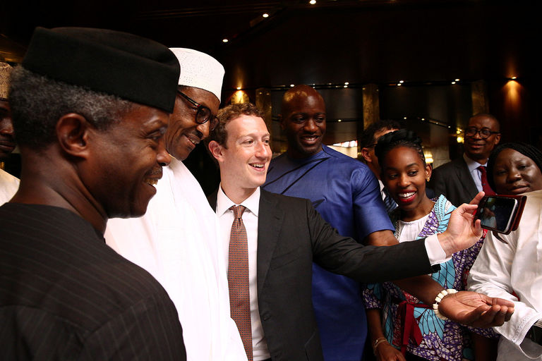 Mark Zuckerberg avec le président nigérian Muhammad Buhari