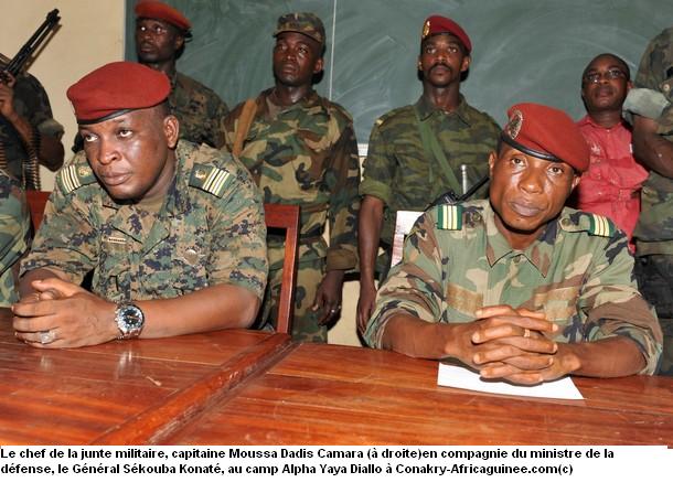 Le Général Sékouba Konaté et le Capitaine Dadis Camara en 2009-Africaguinee.com