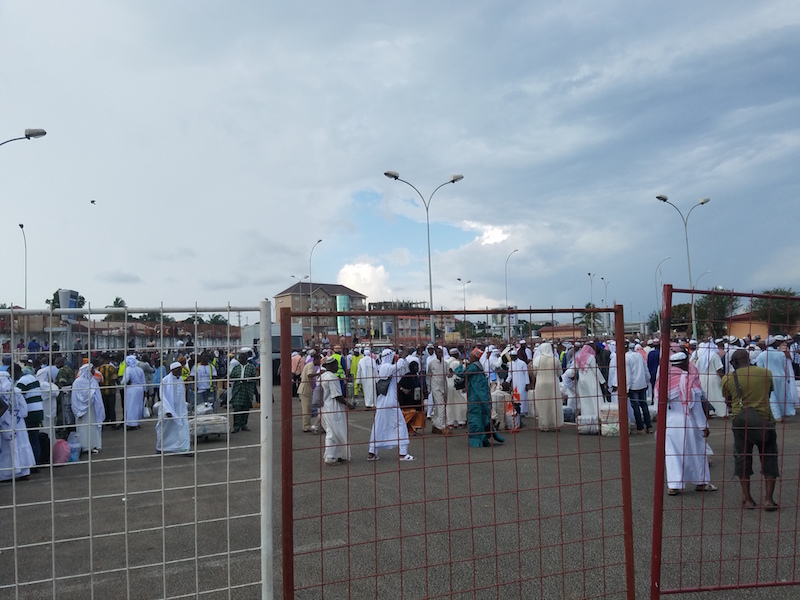 Feature image Des pèlerins guinéens à leur arrivée à l'aéroport de Conakry
