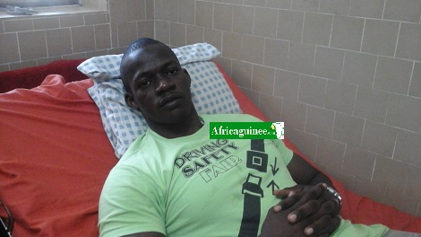 Feature image Amadou Sow dans son lit d'hôpital