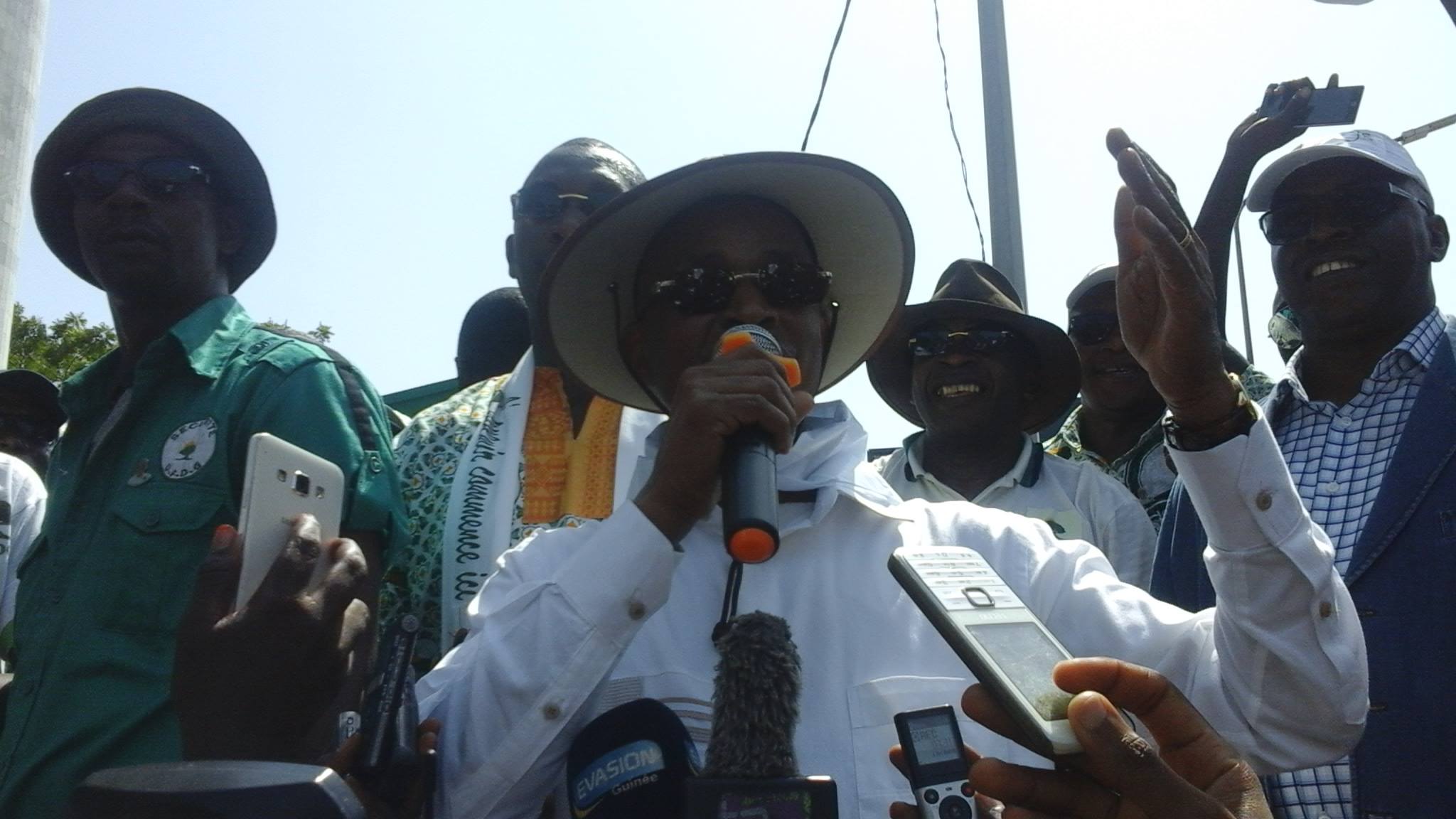 Feature image Cellou Dalein Diallo lors du meeting de l'UFDG à Kaloum