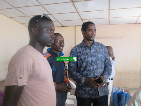 Feature image Mouctar Diallo avec quelques guinéens expulsés de l'Algérie