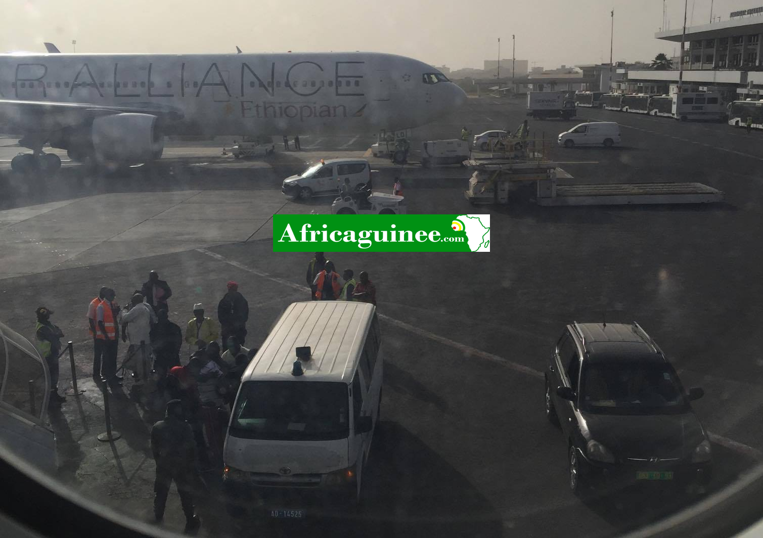 Feature image Toumba Diakité lors de son embarquement à l'aéroport de Dakar