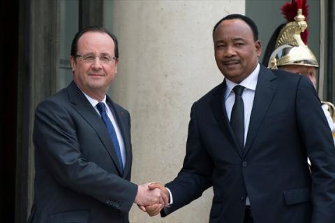 Feature image mahamadou_issoufou_et_francois_hollande_en_france