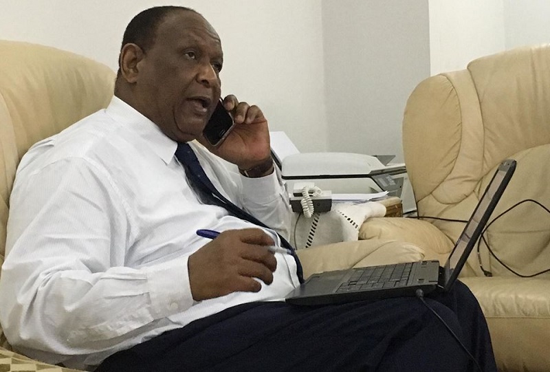 lansana-kouyate-telephone