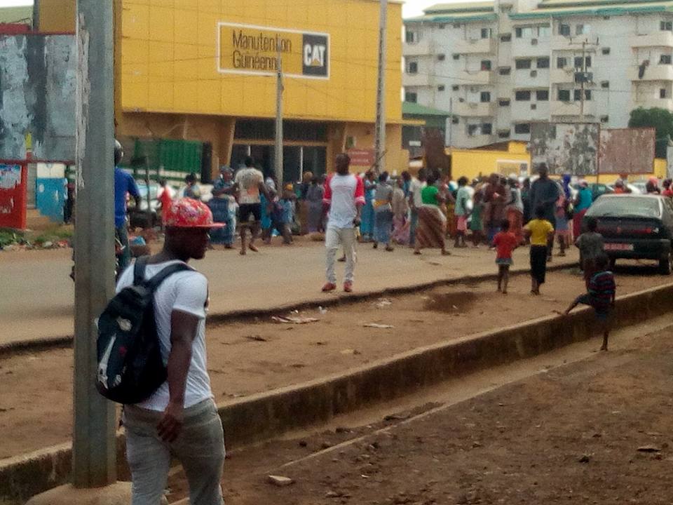Manifestation au quartier Matam; Crédit photo: Youssouf Camara