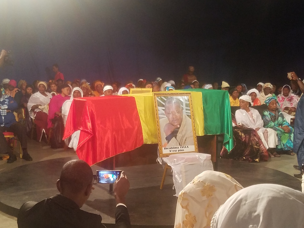 Feature image La dépouille de feu Ibrahima Sylla "Ibra" exposée au plateau de la télévision nationale