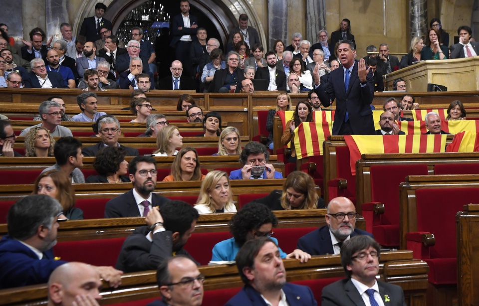 960x614_parlement-catalan-proclame-independance-27-octobre-2017
