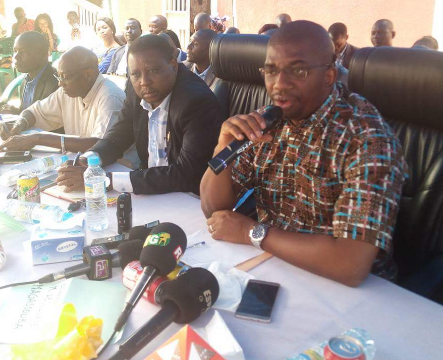 Feature image Le Ministre des Mines, Abdoulaye Magassouba lors d'une conférence à Conakry
