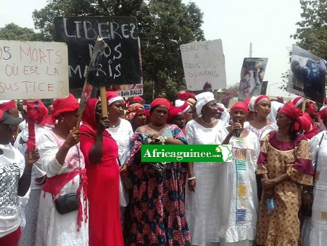 Feature image Des femmes de l'opposition manifestent à Kaloum