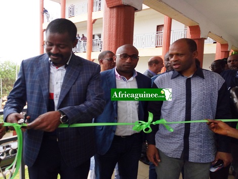 Feature image Le Ministre Moustapha Mamy Diaby, le Fondateur de l'Université Nongo Conakry, Mamadou Cellou Souaré, et le Ministre Abdoulaye Yéro Baldé