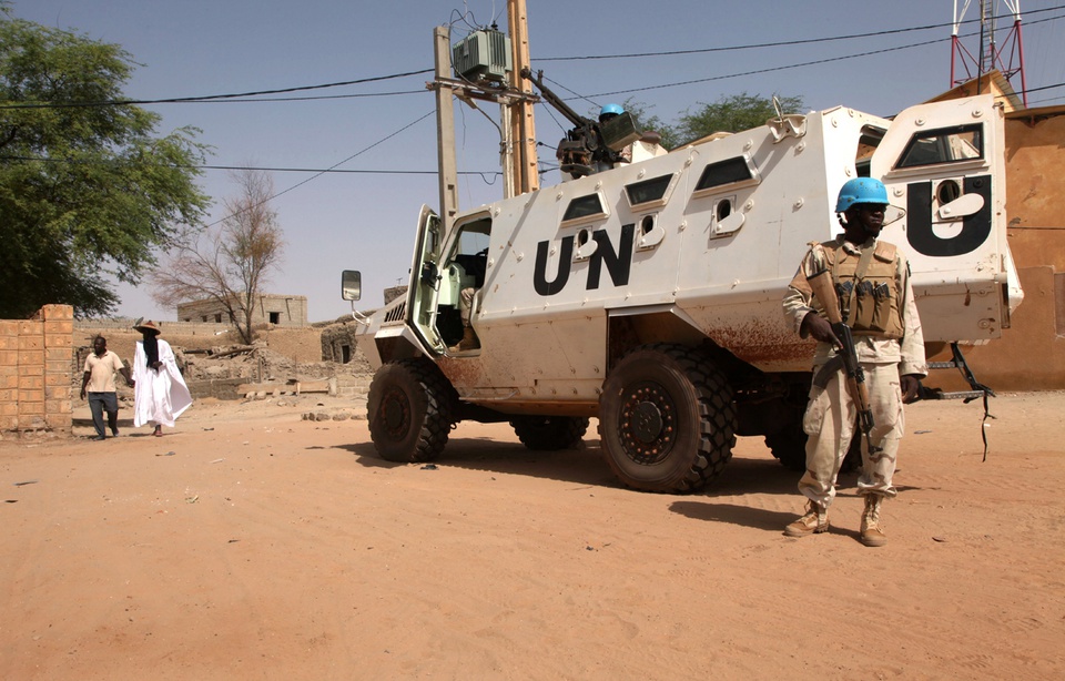 Des soldats de la Mission des Nations unies au Mali (Minusma) en opération près de Tombouctou, le 19 septembre 2016. — SEBASTIEN RIEUSSEC / AFP