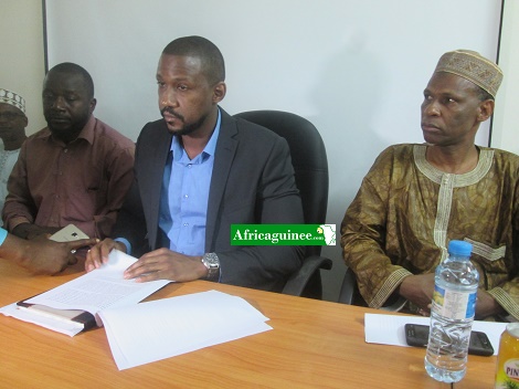 Les membres de la commission d'enquête