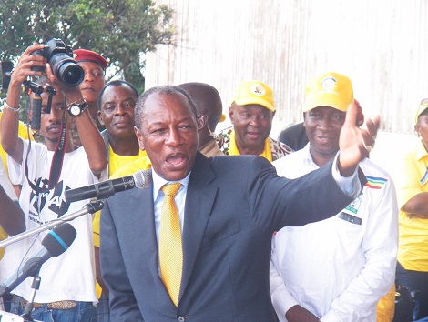 Alpha Condé, le Président guinéen lors d'un meeting du RPG arc en ciel à Conakry