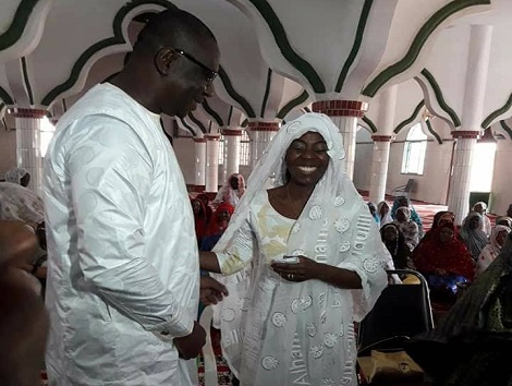 La ministre de l'Economie et des Finances Maladho Kaba et son époux à la mosquée de Coléah (Conakry)