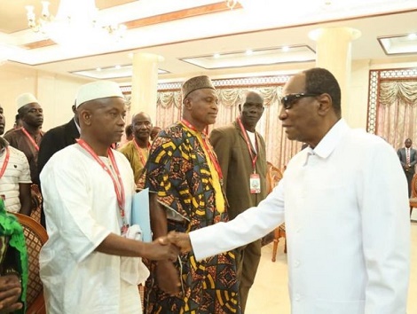 Alpha Condé et Aboubacar Soumah, leader du SLECG