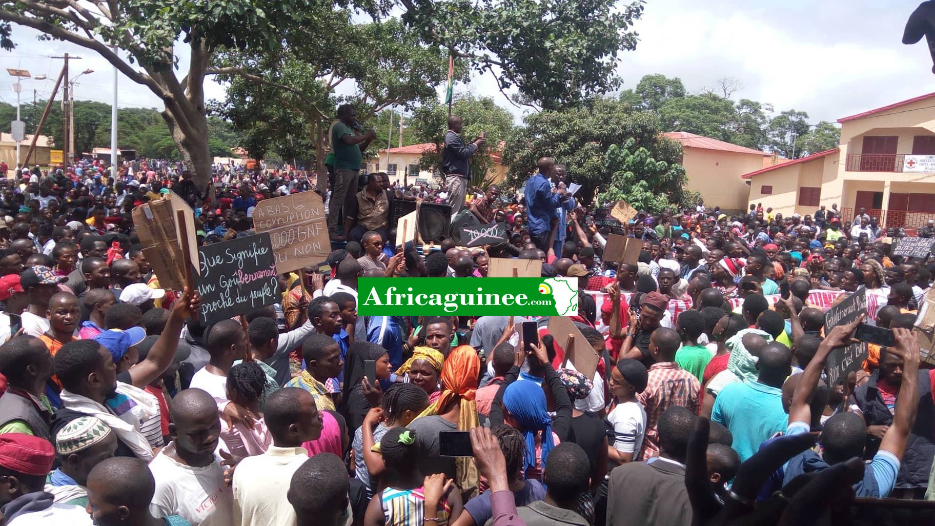 Feature image Des milliers de manifestants à Labé