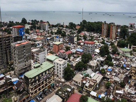 Une vue panoramique du centre-ville de Kaloum